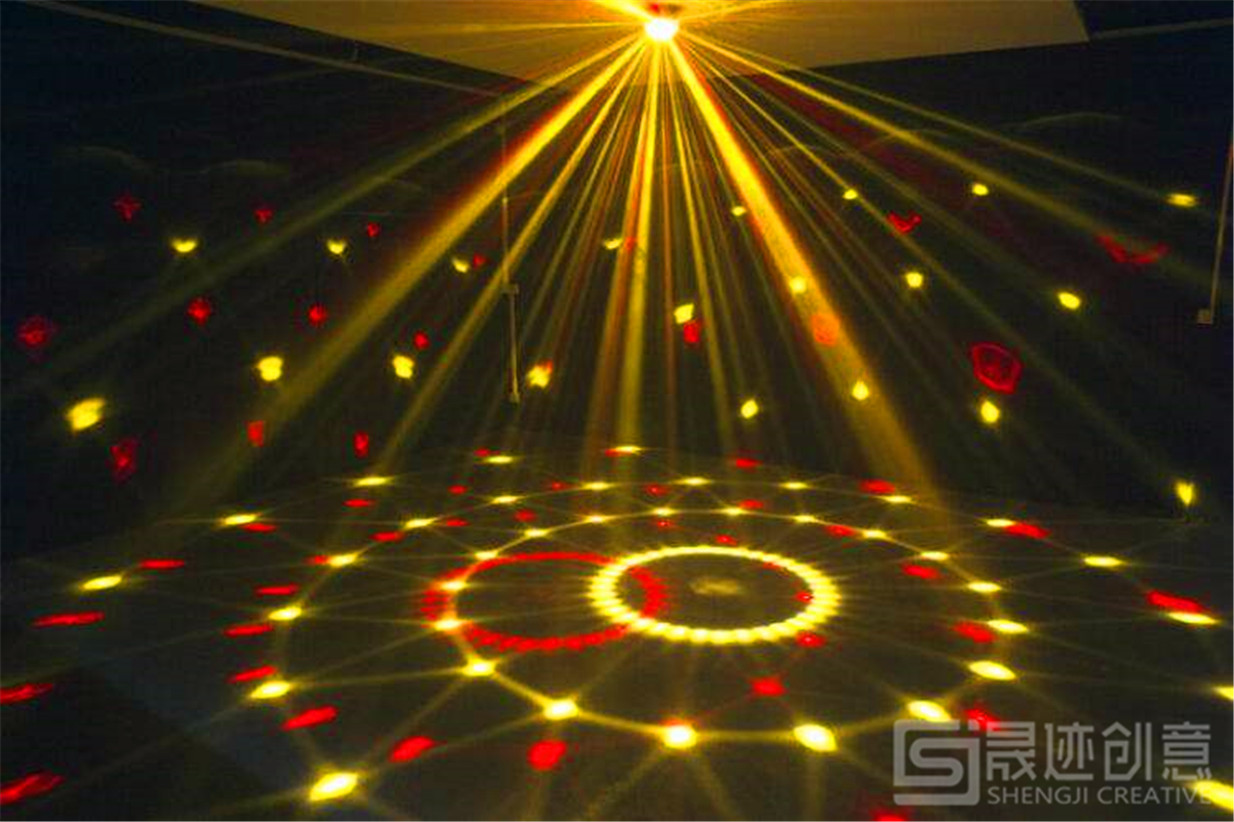 激光旋轉(zhuǎn)全息投影.jpg